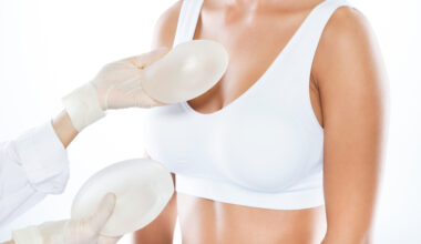 Cancro al seno: più donne ad alto rischio potrebbero evitare la malattia grazie alla mastectomia preventiva