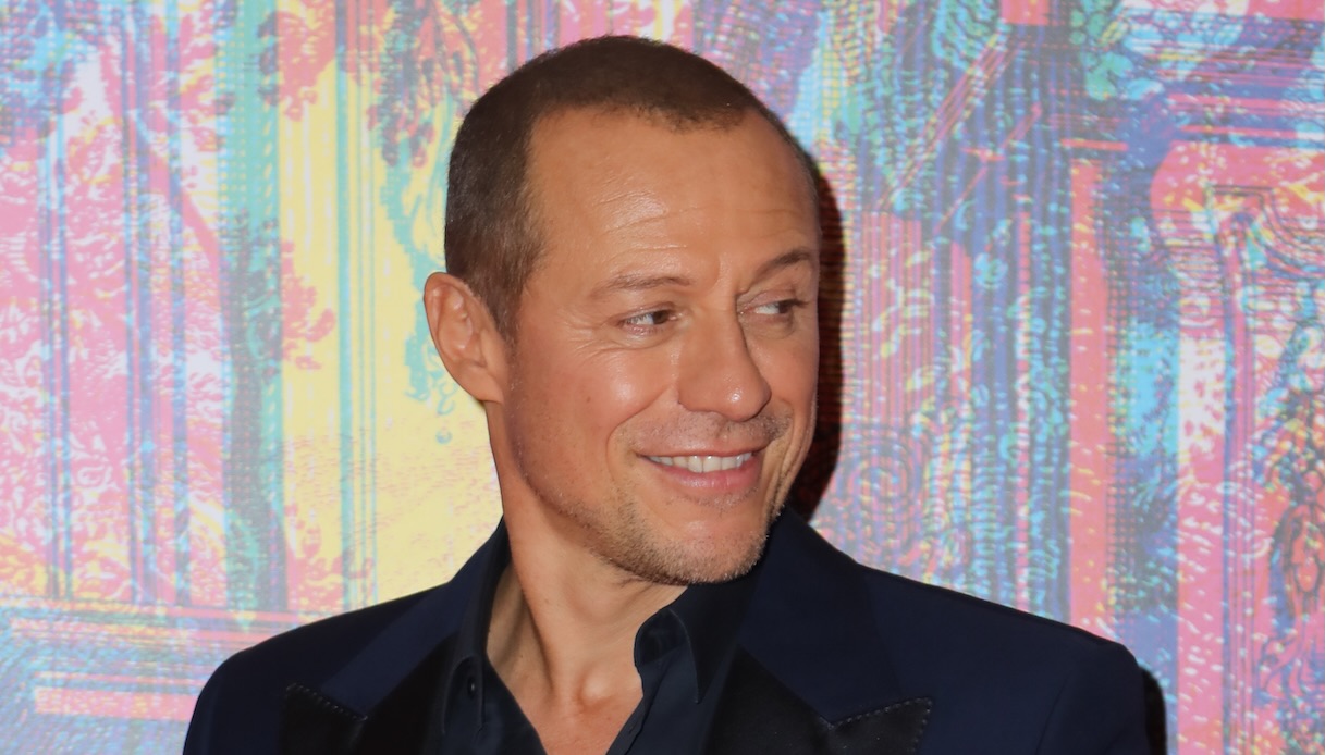 Stefano Accorsi, muscoli d'acciaio a 54 anni. "Sei pronto per Iron Man"