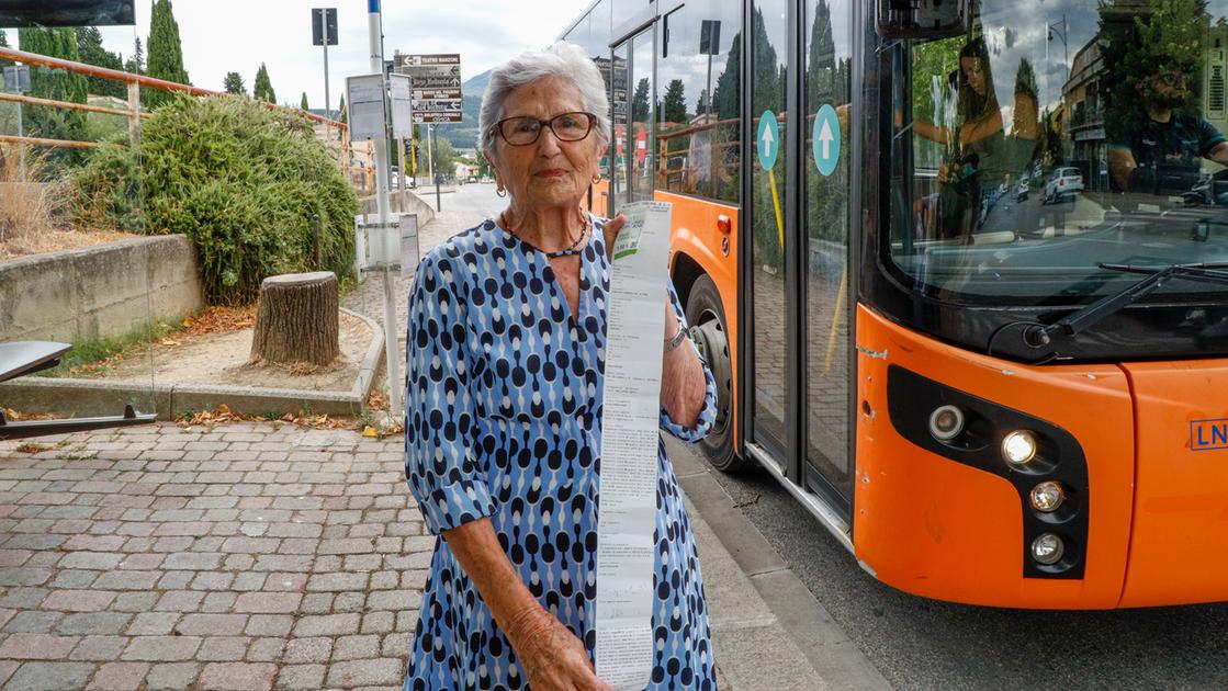 Multata a 87 anni sul bus. “Aveva pagato il biglietto 20 centesimi in meno”