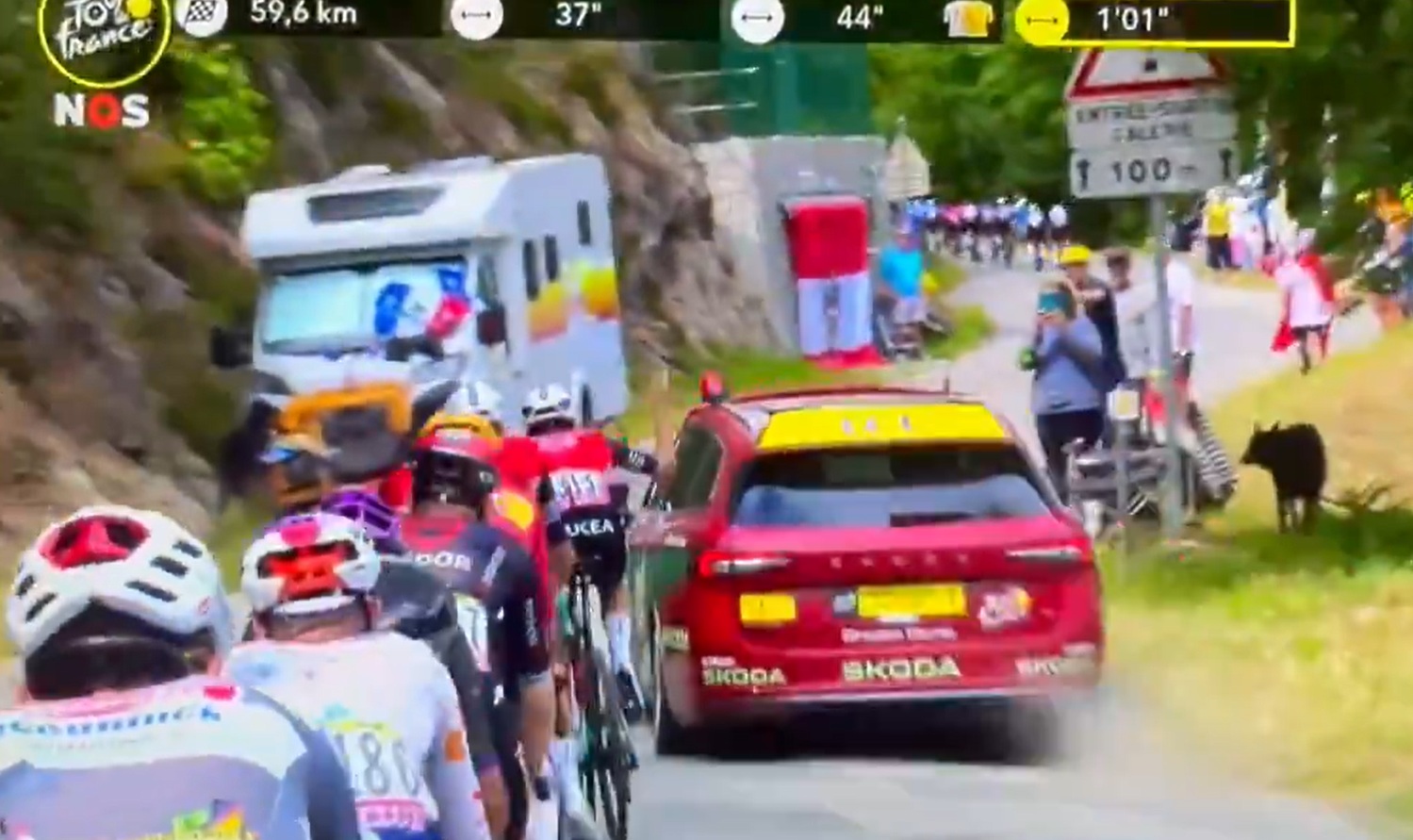 Tour de France 2025, la giuria non fa sconti a nessuno: multa e cartellino giallo all'autista del... presidente della giuria! (VIDEO)
