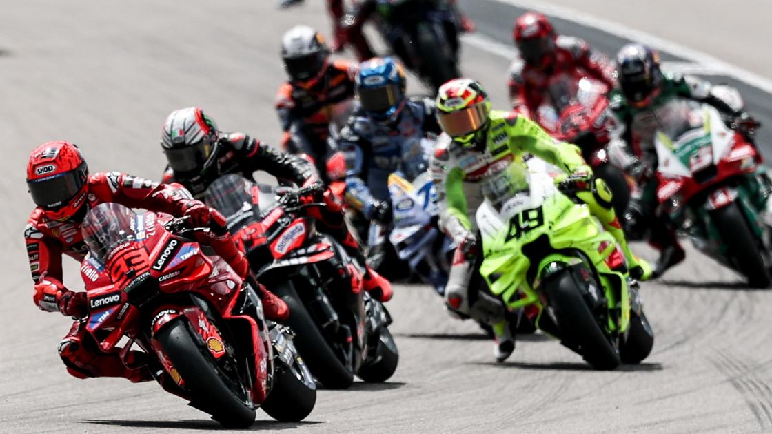 si corre in Repubblica Ceca. Gli orari tv, i segreti del circuito e i precedenti