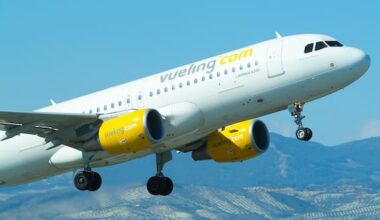 Valencia, ragazzi ebrei espulsi da un volo Vueling per 'comportamenti inappropriati'