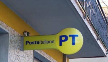 Poste Italiane, da oggi stop alla spedizione di merci negli Usa: perché e cosa cambia