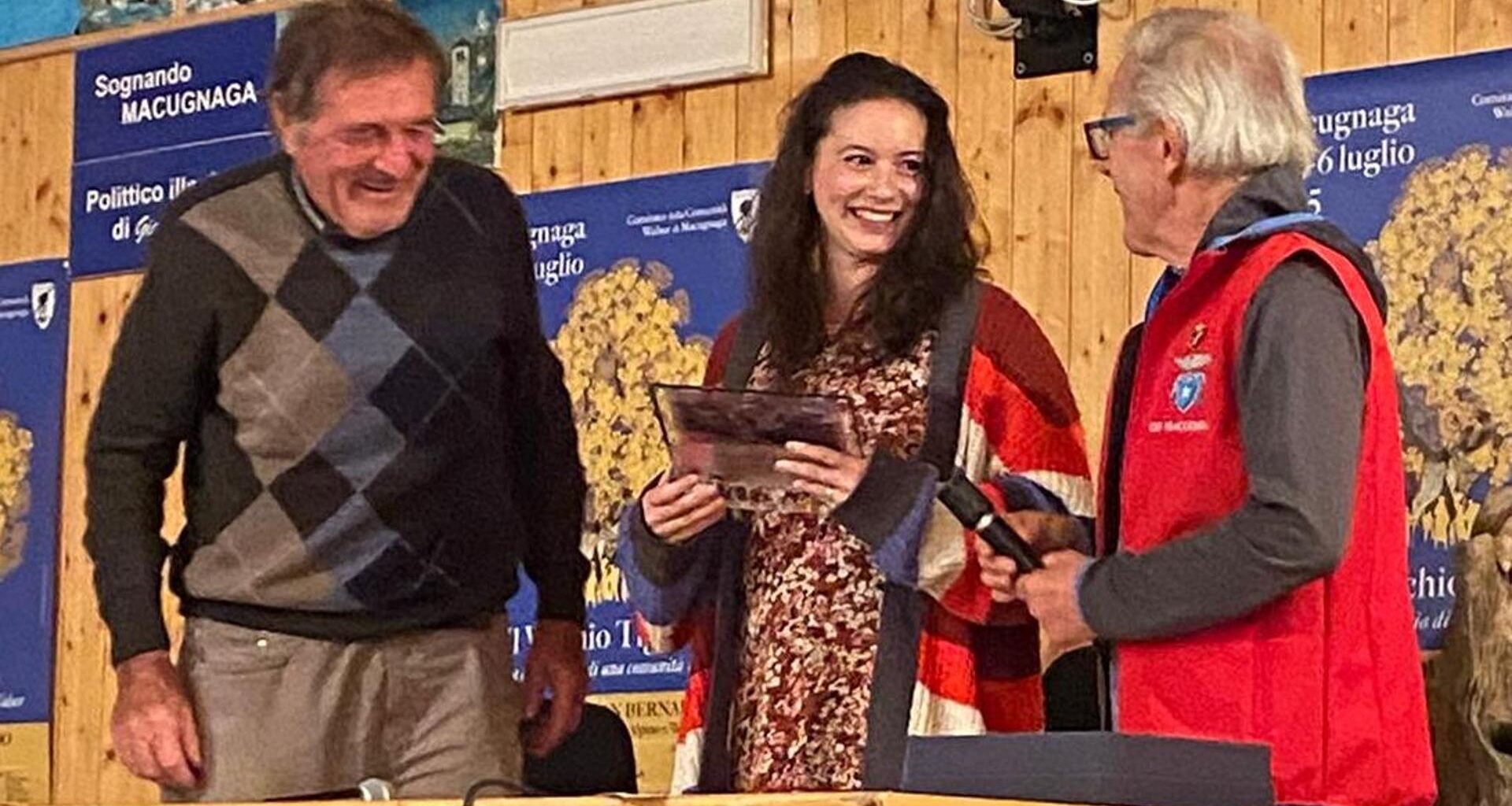 Un “caffè letterario” ai piedi del Monte Rosa: così la milanese Cornelia Bonardi è libraia d’altura