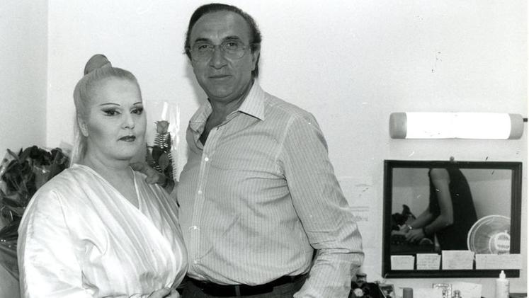 Una storia d'amore Pippo Baudo con Katia Ricciarelli durante una pausa delle prove in Arena