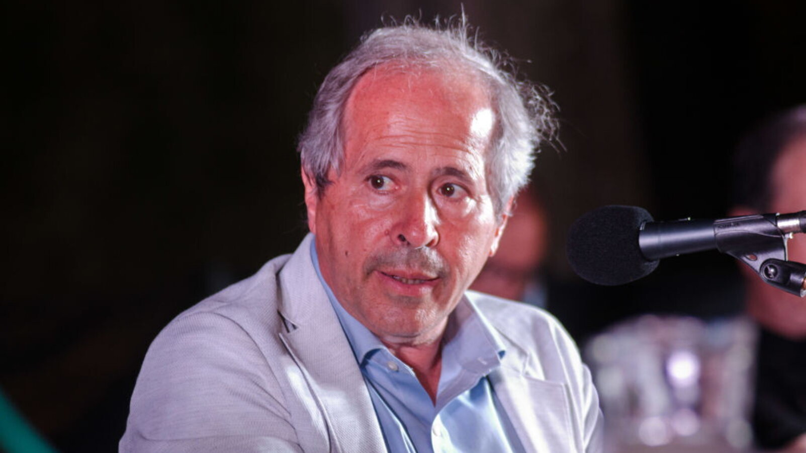 Andrea Crisanti: "Sui vaccini Schillaci si sarà detto: ma proprio io la devo fare sta schifezza?"