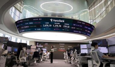 Le Borse di oggi, 20 agosto. Scivolone tech. Lagarde: “Crescita rallenterà per i dazi”