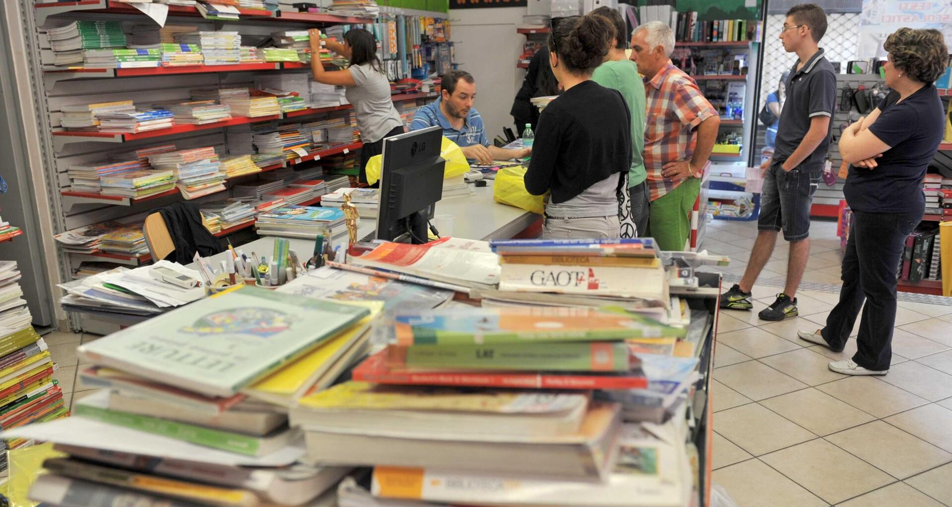 Caro scuola: tra gruppi social, mercatini e “quaderni sospesi”, ecco come risparmiare - La Stampa