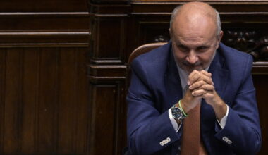Dopo la polemica sui due no vax, Schillaci revoca tutte le nomine del gruppo vaccini