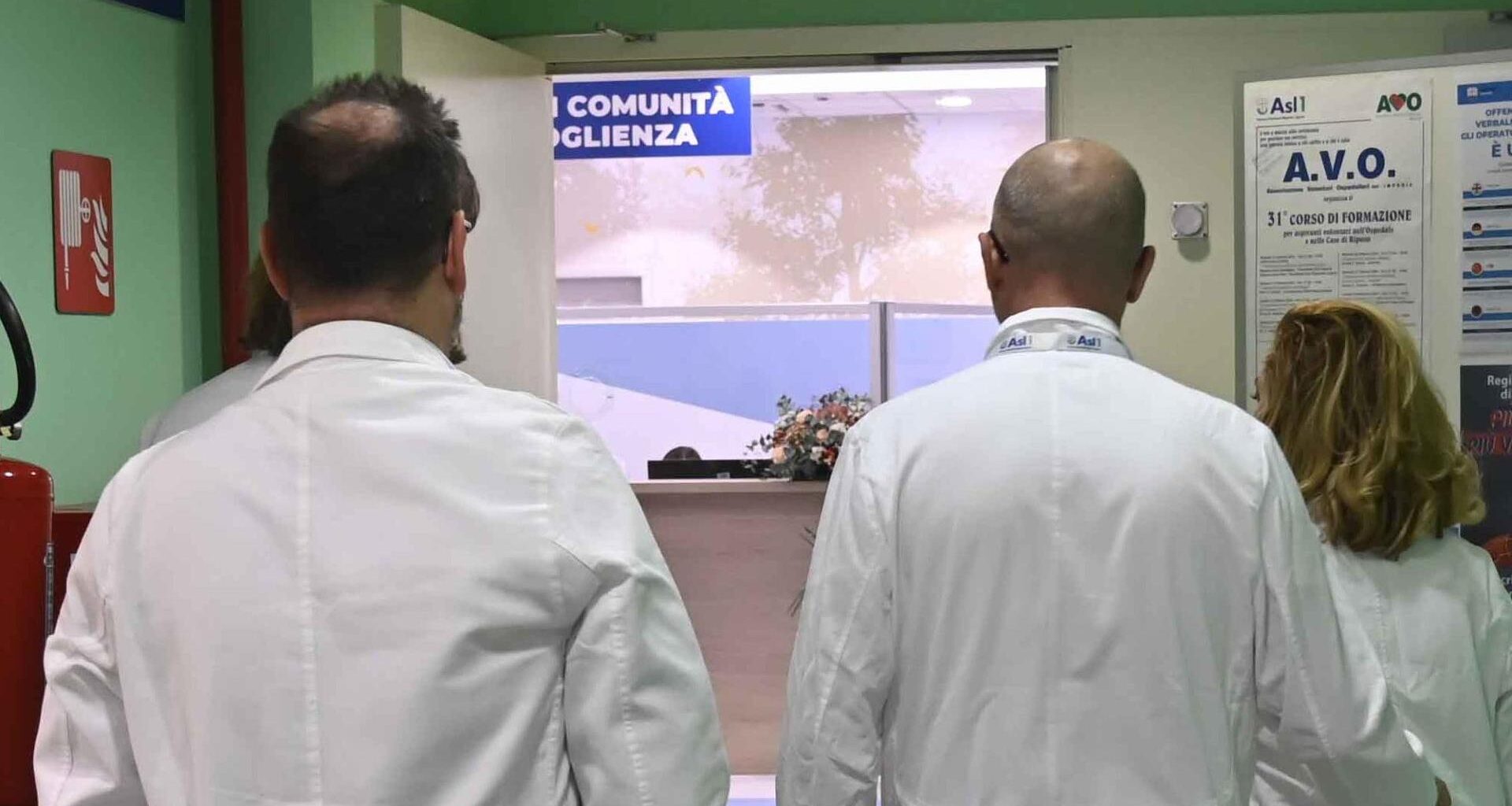 Il grido d’allarme dei medici in corsia: “Ferie non godute e turni infiniti”