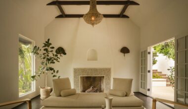 Questa casa a Hollywood in stile spanish revival è ispirata al genio di Luis Barragán e agli scatti di Slim Aarons