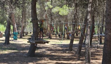 Ferragosto in volo tra i percorsi sospesi all'Ikarun Adventure Park di Nurachi. 19 e 20 agosto torneo di beach volley - Ornews