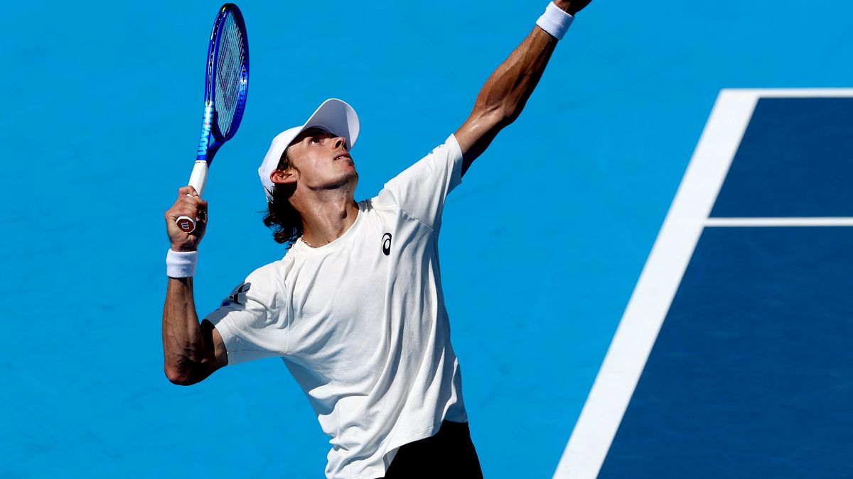 Nardi rimonta Shapovalov e vola al terzo turno