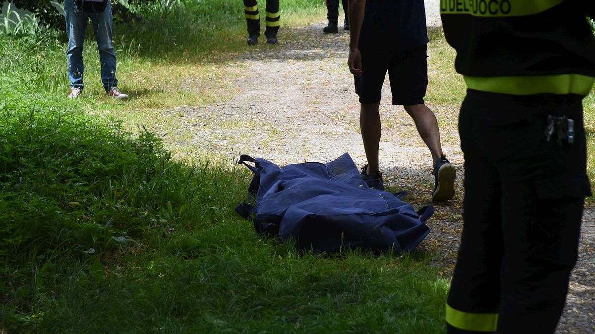 Terni, cadavere di una donna trovato sepolto accanto a una casa