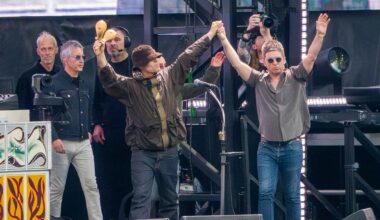 Noel Gallagher sulla reunion degli Oasis: "Non ricordavo quanto fosse divertente suonare con Liam" - Tgcom24