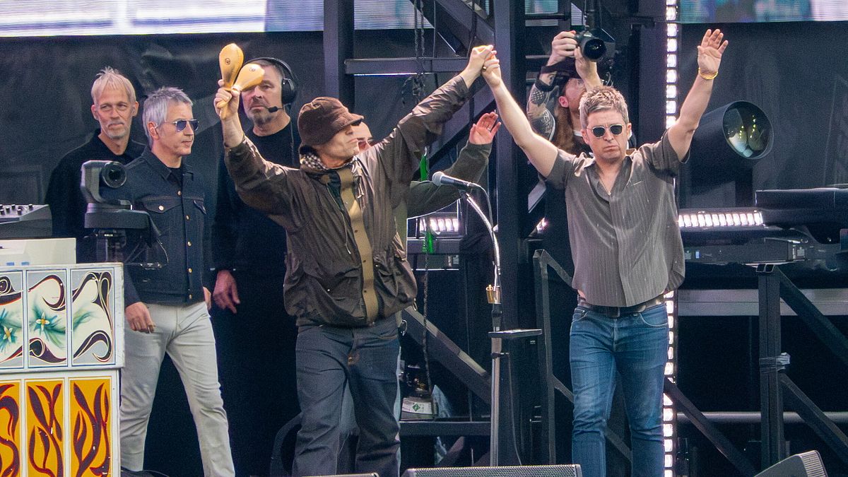 Noel Gallagher sulla reunion degli Oasis: "Non ricordavo quanto fosse divertente suonare con Liam" - Tgcom24