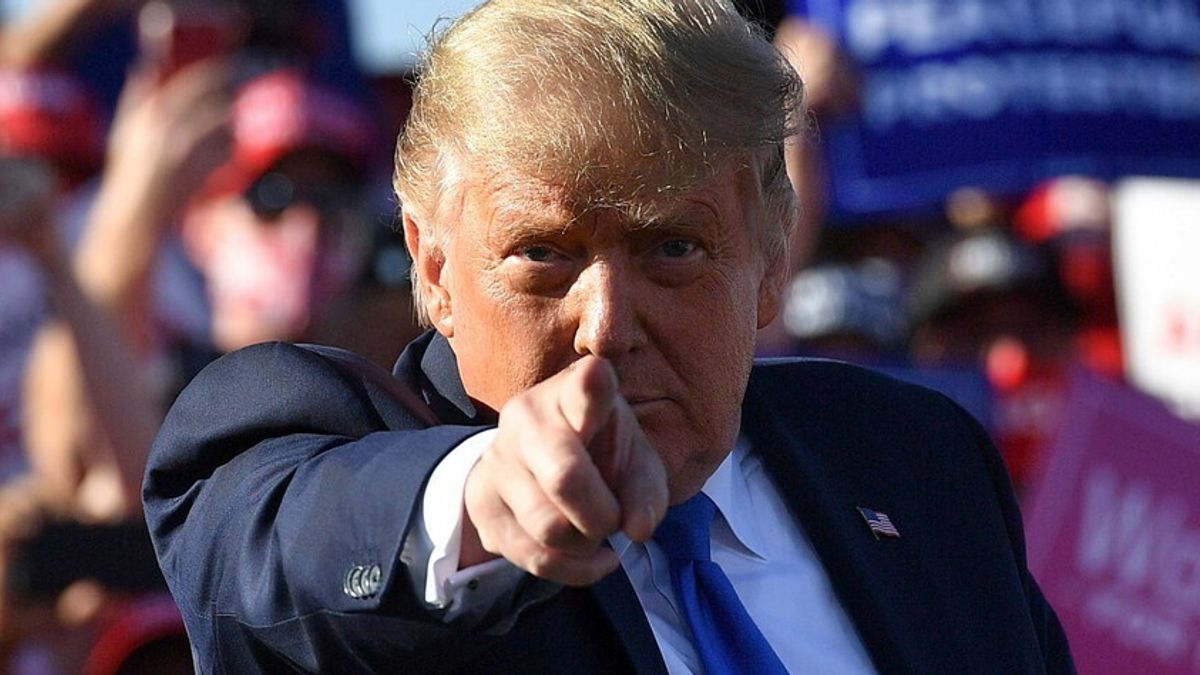 18.10 TRUMP MILITARIZZA WASHINGTON