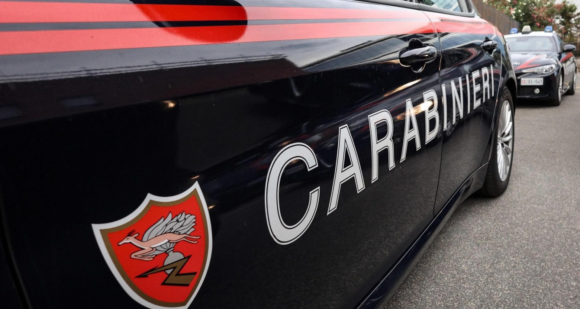 Venezia, bimbo di un anno cade dal quinto piano di un palazzo di Mestre e urta una tettoia: è grave