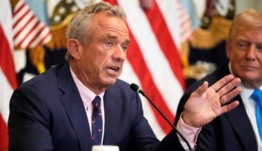 Usa: interrotto lo sviluppo di vaccini mRNA, ritirati finanziamenti alle case farmaceutiche