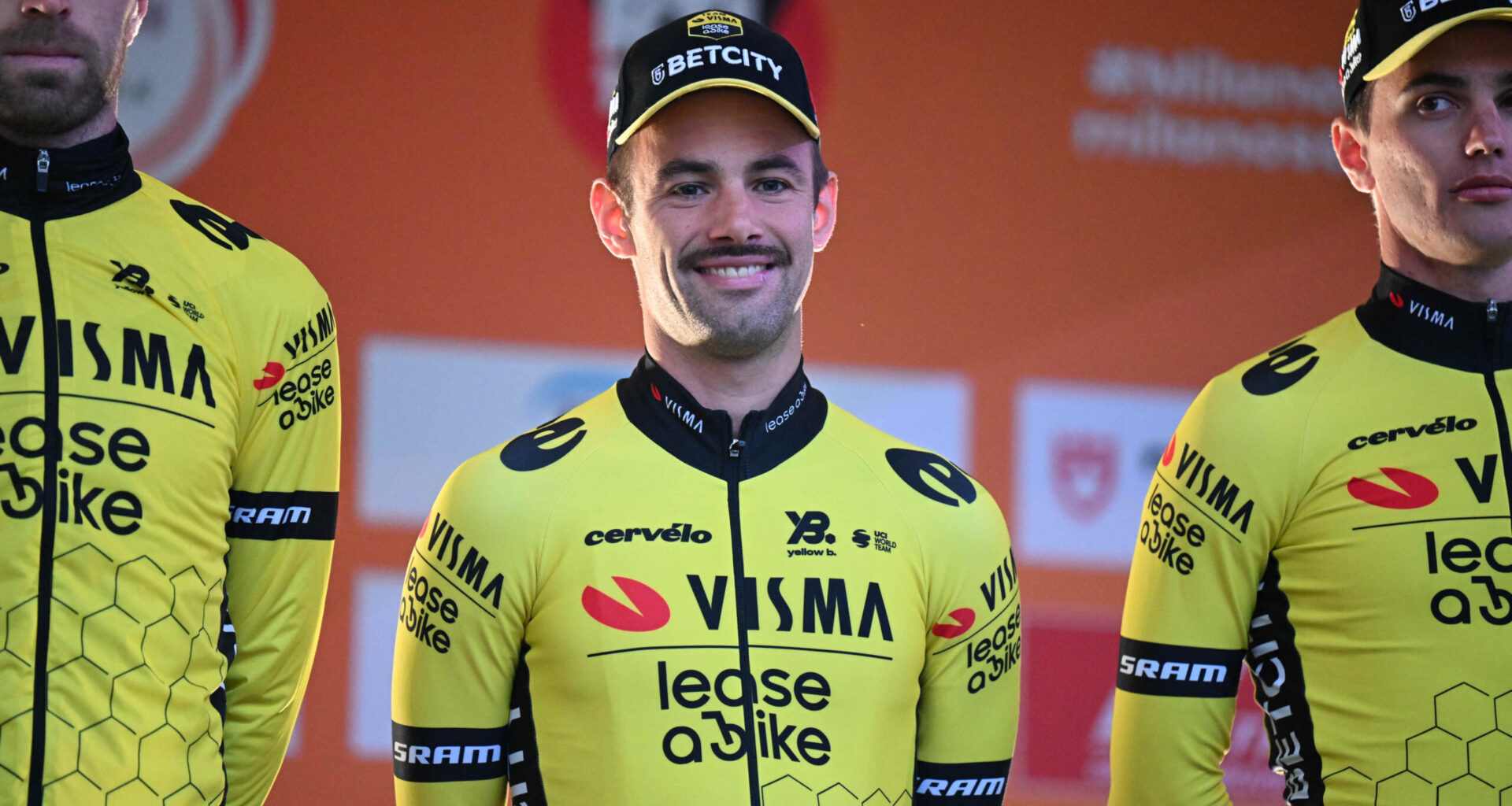 Vuelta a España 2025, l'esperto sconsiglia la ceretta nasale dei Visma: "Una sciocchezza, non aiuta la respirazione dal punto di vista sportivo e può creare problemi di salute"