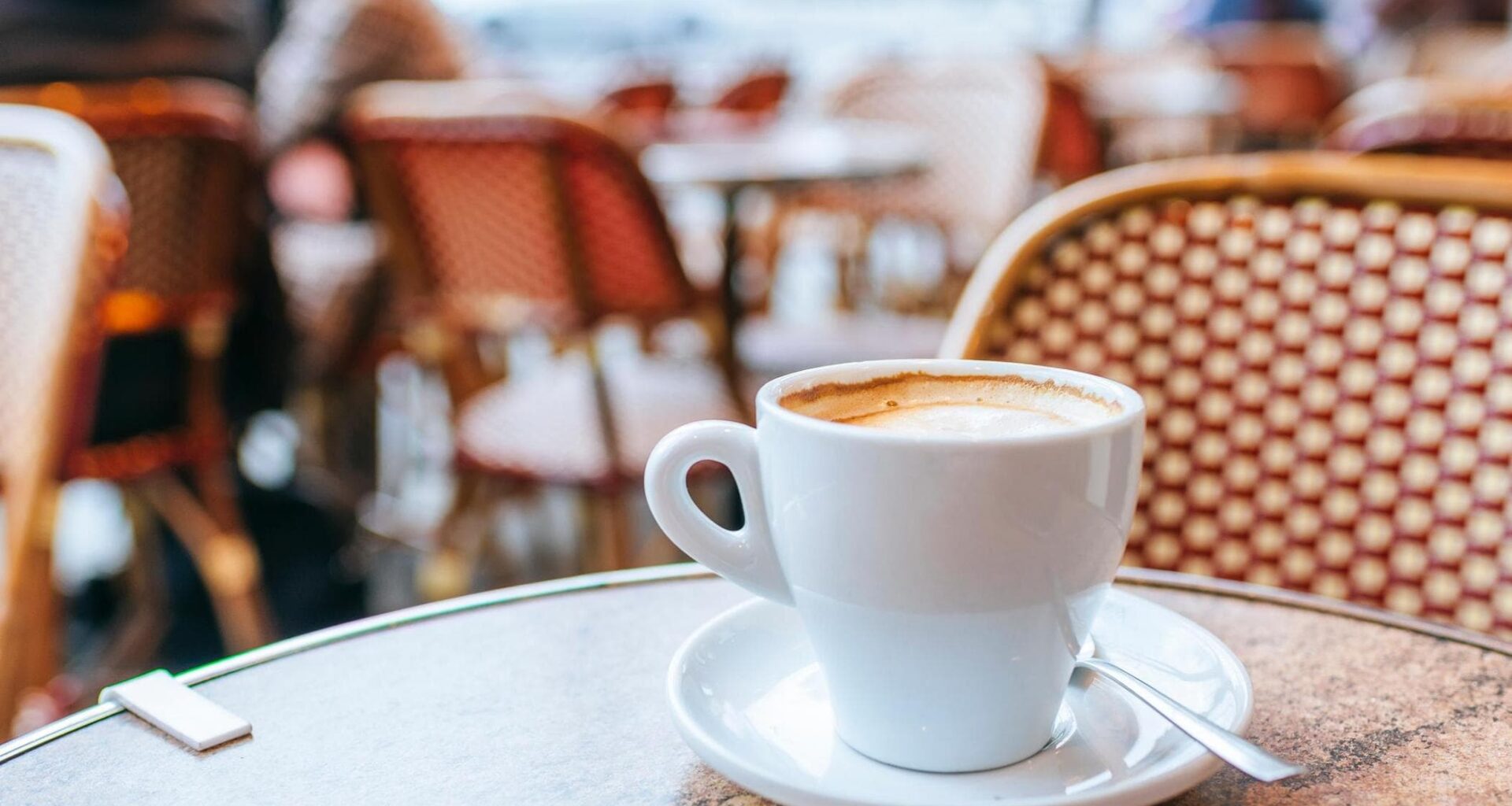Caffè a 2 euro entro l’anno, il rincaro è maxi. E c’è lo “spread” della tazzina tra città - la Repubblica