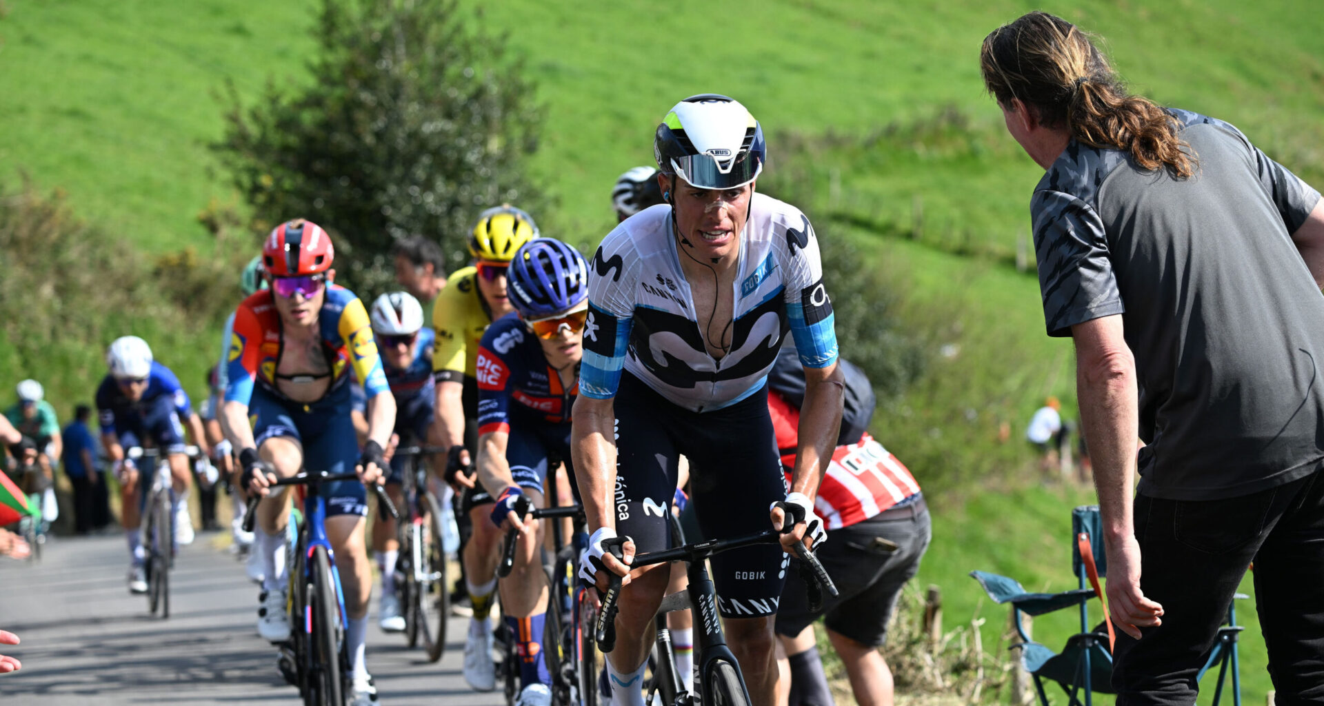 Movistar, niente Vuelta per Enric Mas: la sua stagione si chiude qua a causa di una tromboflebite alla gamba sinistra