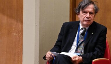 Commissione vaccini, il Nobel Parisi sostiene la petizione contro i membri considerati No-Vax - la Repubblica