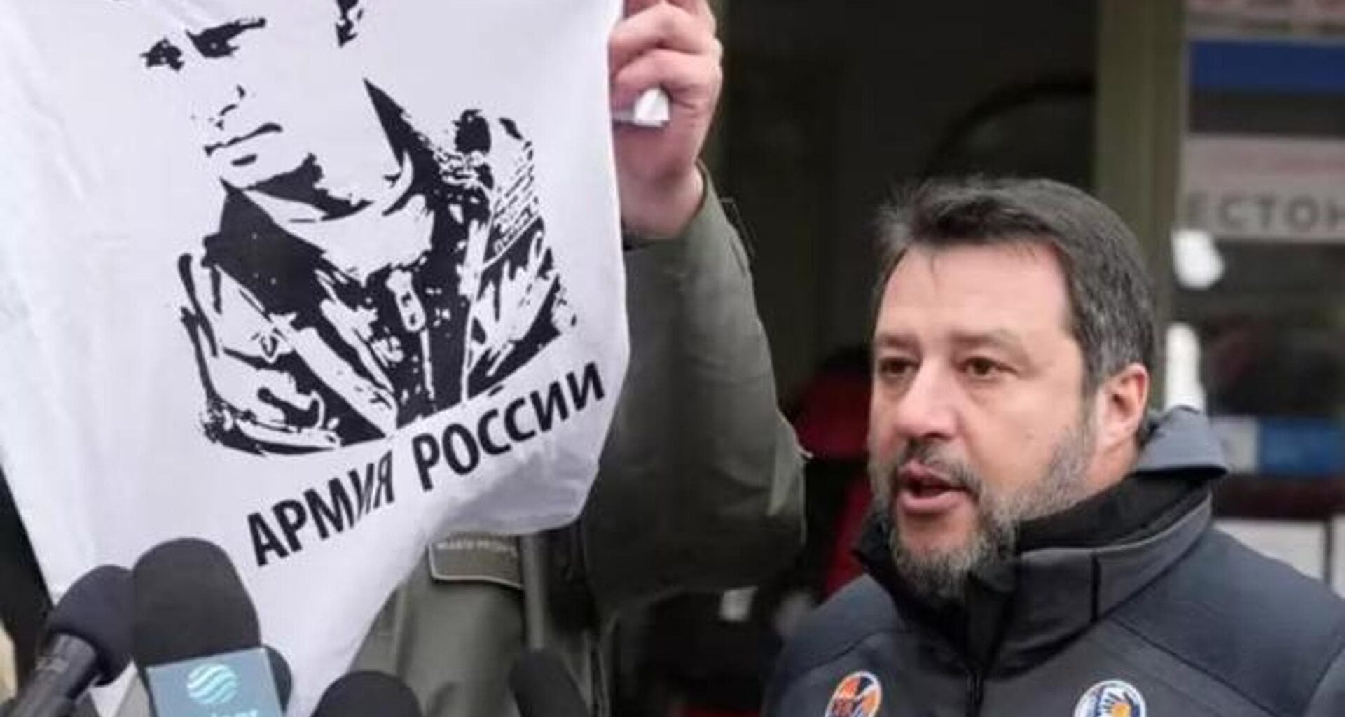 "Salvini leader di estrema destra vicino a Mosca". Così Le Monde ricostruisce lo scontro con Macron - la Repubblica
