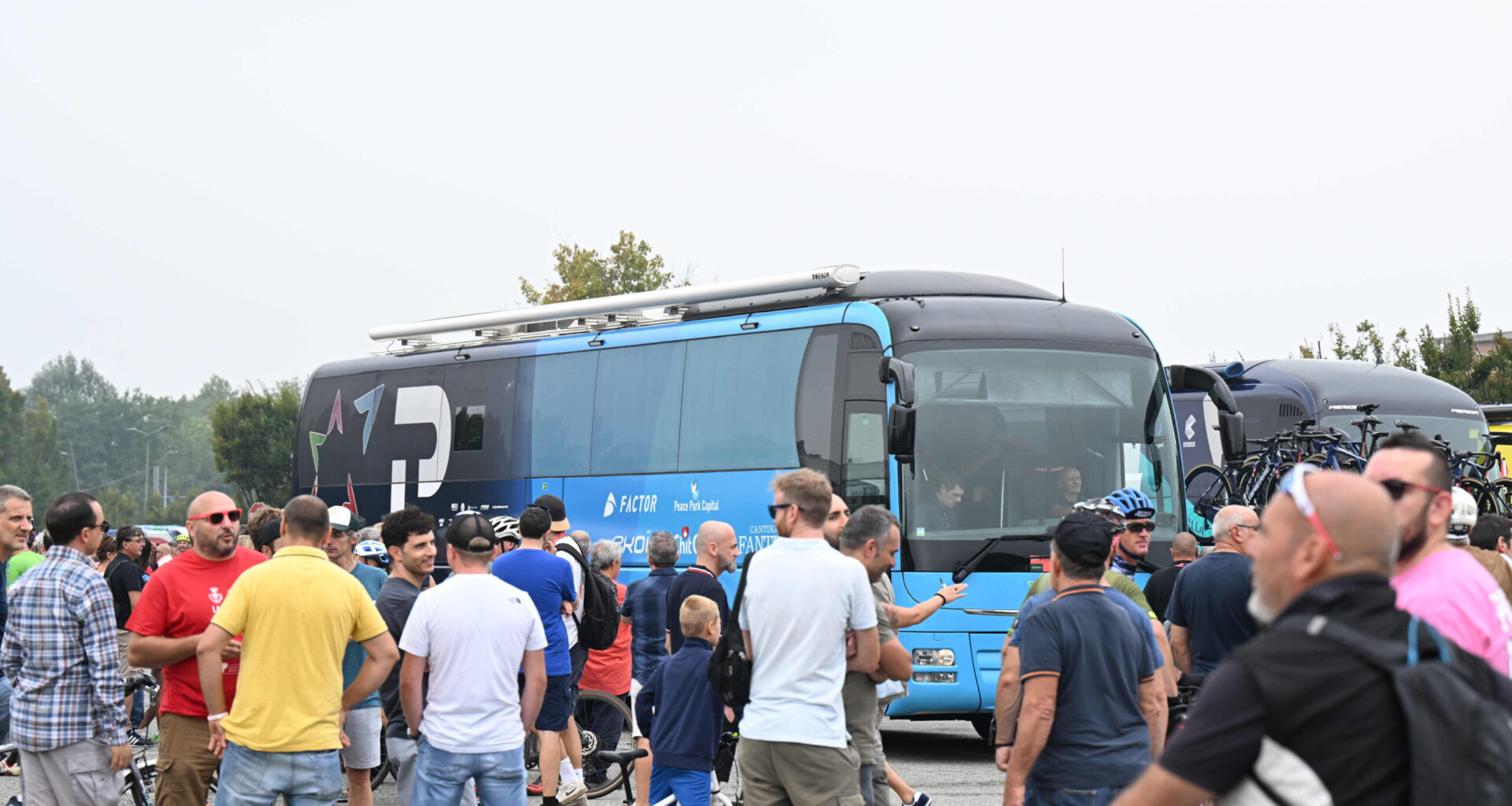 Vuelta a España 2025, un partito politico chiede al Governo spagnolo di valutare l'esclusione della Israel-Premier Tech: "Inaccettabile che lo sport venga usato per 'sbiancare' immagini di guerra"