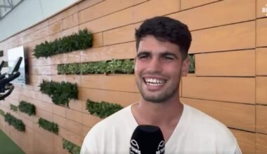 "Come si gestisce un post sbornia?", l'assurda domanda ad Alcaraz e la risposta da signore di Carlos. Reazioni indignate sui social
