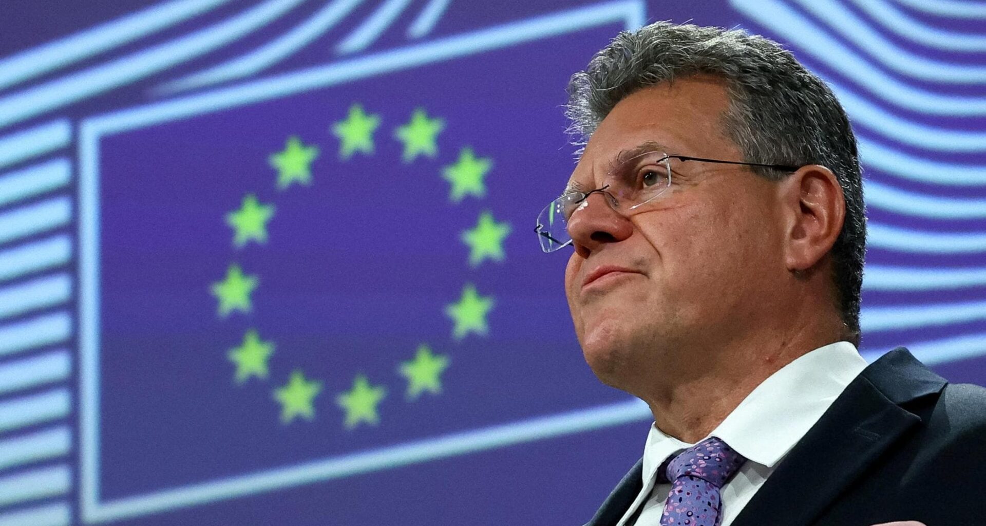 Dazi, ecco l'accordo finale Ue-Usa. Tariffe al 15% su farmaci e auto. Nessuna esenzione sul vino - la Repubblica