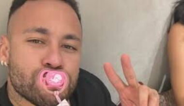 Il fanciullino che è in Neymar. Il campione brasiliano cavalca la moda del ciuccio per adulti