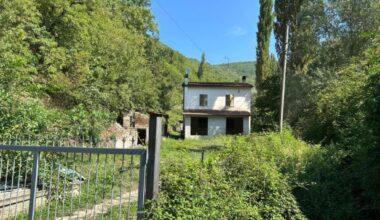“Mia mamma è sepolta in giardino”. Segnalazione figlia fa trovare cadavere di una donna a Terni