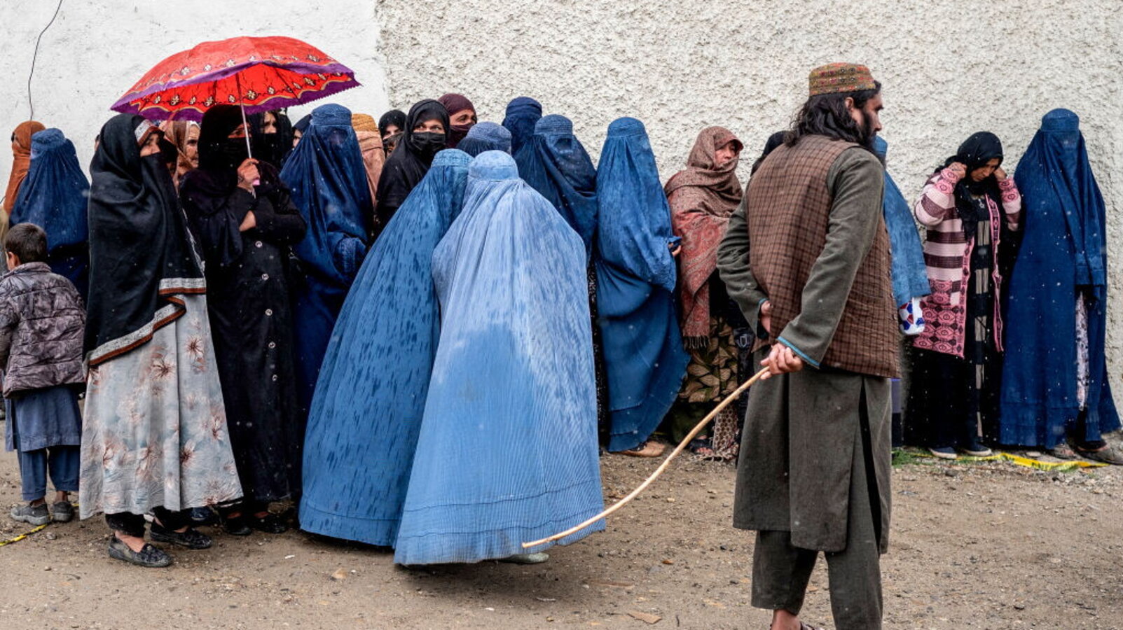 Le donne cancellate. Incubo Afghanistan a quattro anni dal ritorno dei Talebani
