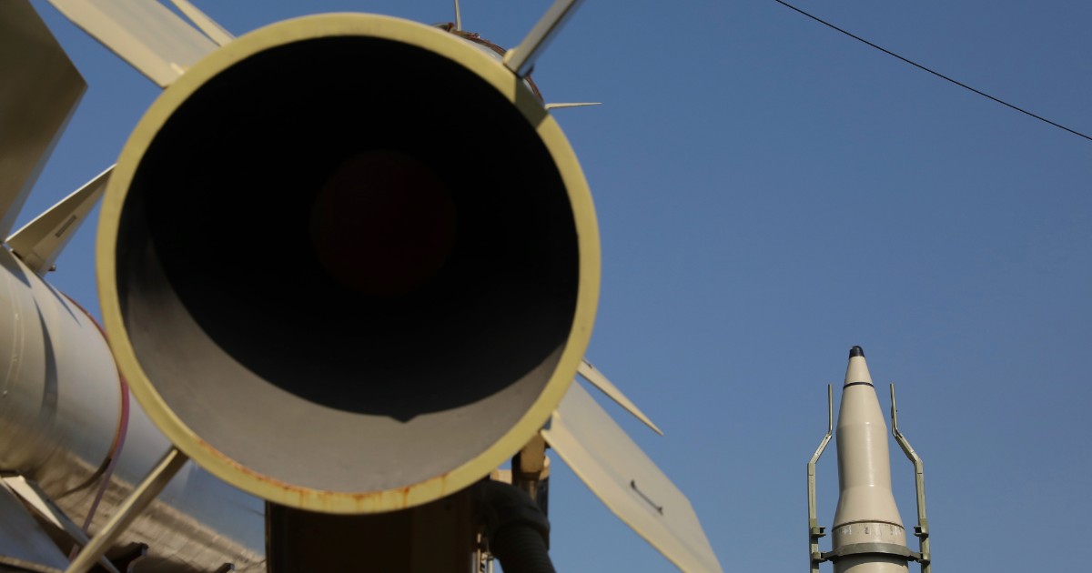 Nucleare Iran, Teheran pronta a uscire dall’accordo di non proliferazione dopo l’ipotesi di nuove sanzioni: ecco cosa prevedono
