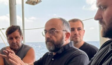 Il capomissione Mediterranea: “Le omissioni istituzionali ci hanno costretti a sbarcare a Trapani”