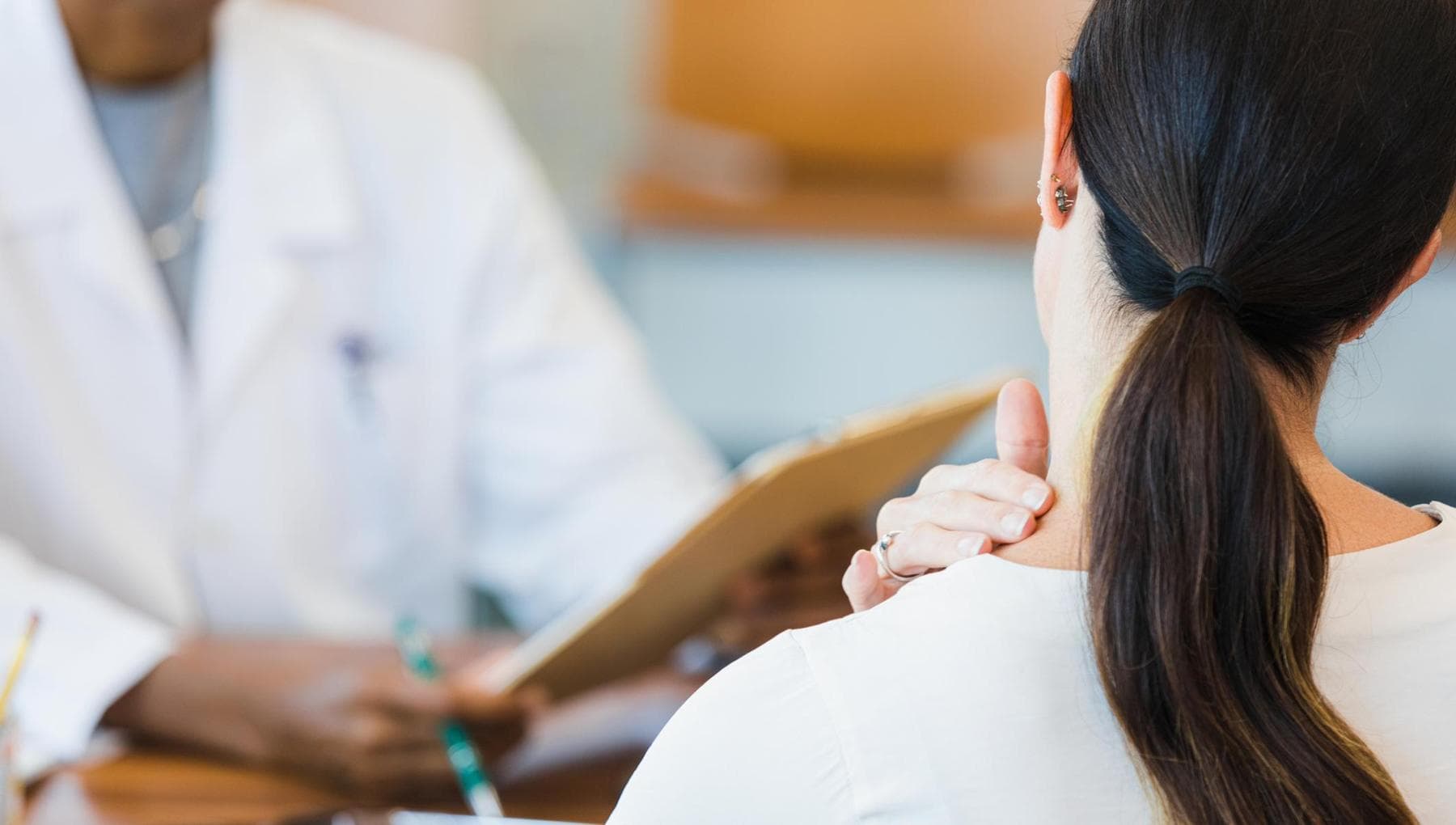 Sclerosi multipla: perché le donne ricevono meno farmaci degli uomini?