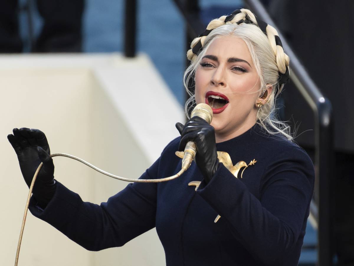 Sorpresa Lady Gaga, nuovo brano in "Mercoledì"