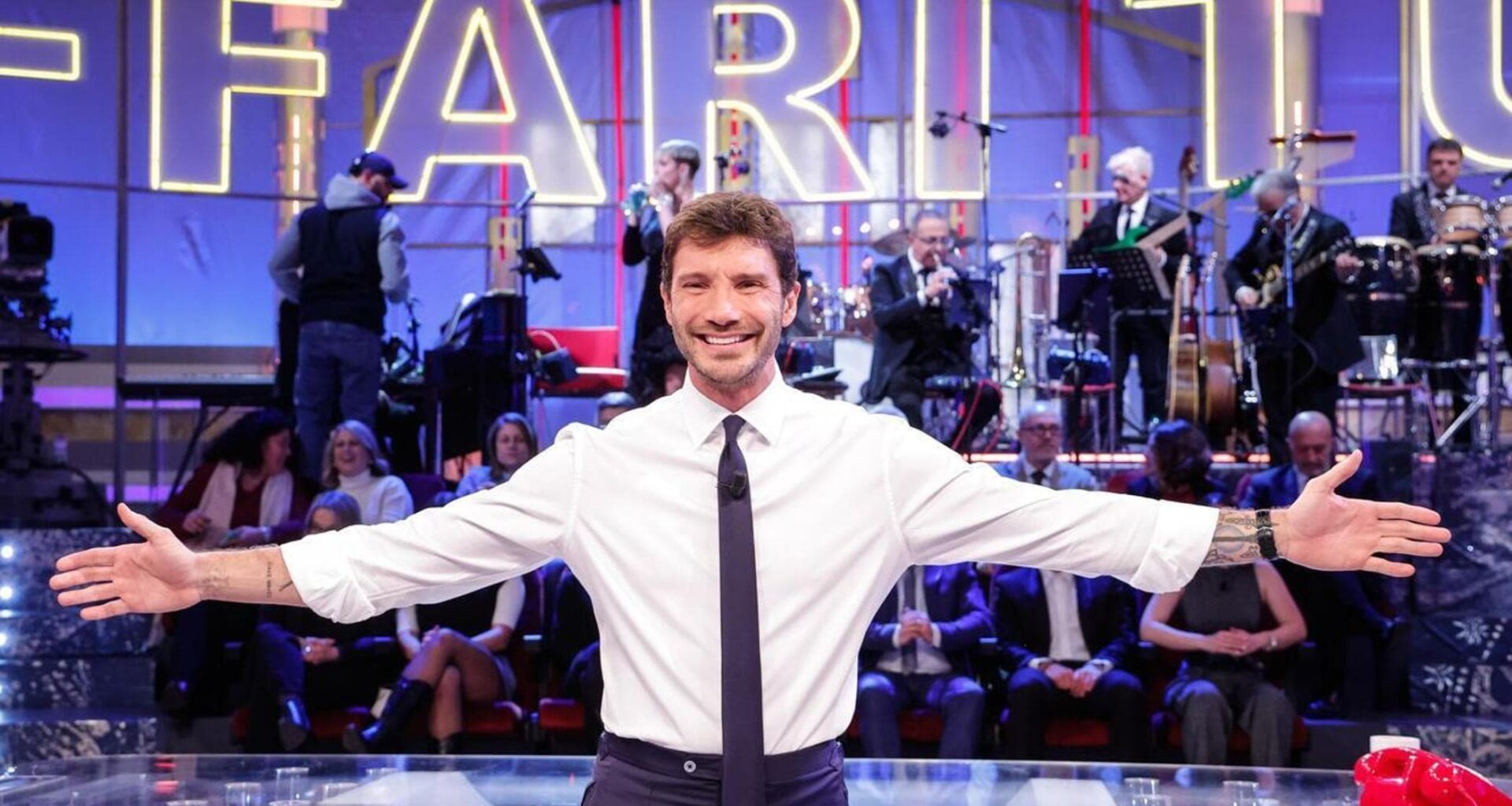 Altro che pacchi: l’autunno della tv sarà guerra fra Rai e Mediaset - la Repubblica