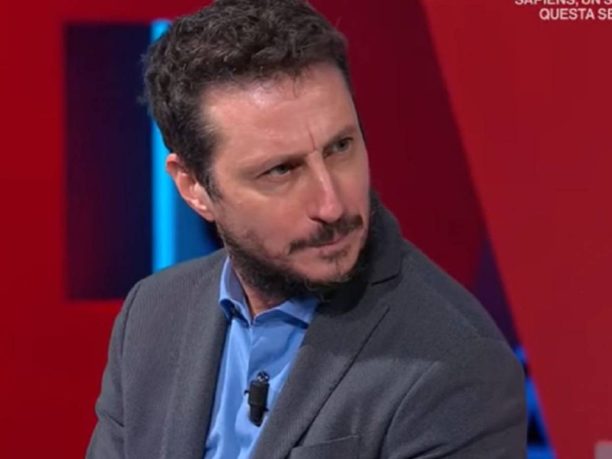 Luca Bizzarri risponde allo sfogo dell'animatore: "All'età sua ci bastava la f*ga". Scoppia la polemica
