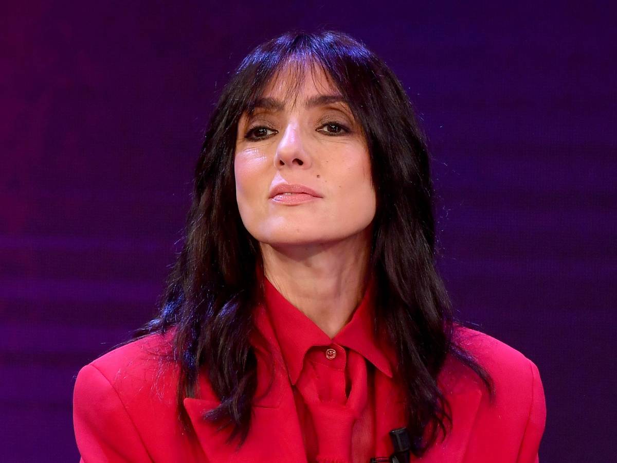 "Mi dicevano che ero scema e grassa...". Lo sfogo di Ambra Angiolini su Non è la Rai