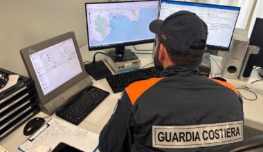 Incendio a bordo del traghetto Palermo-Napoli, soccorsi in atto