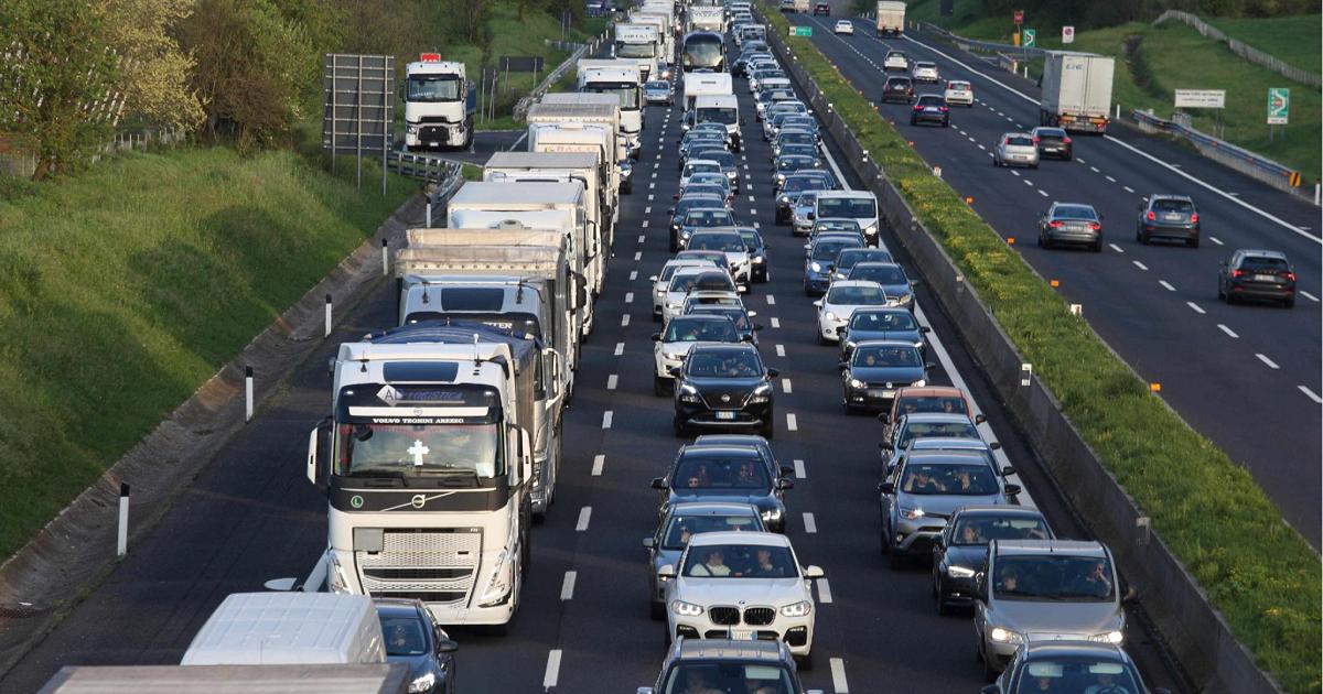 Camion a fuoco, chiusa l'A1 tra Orte e diramazione di Roma