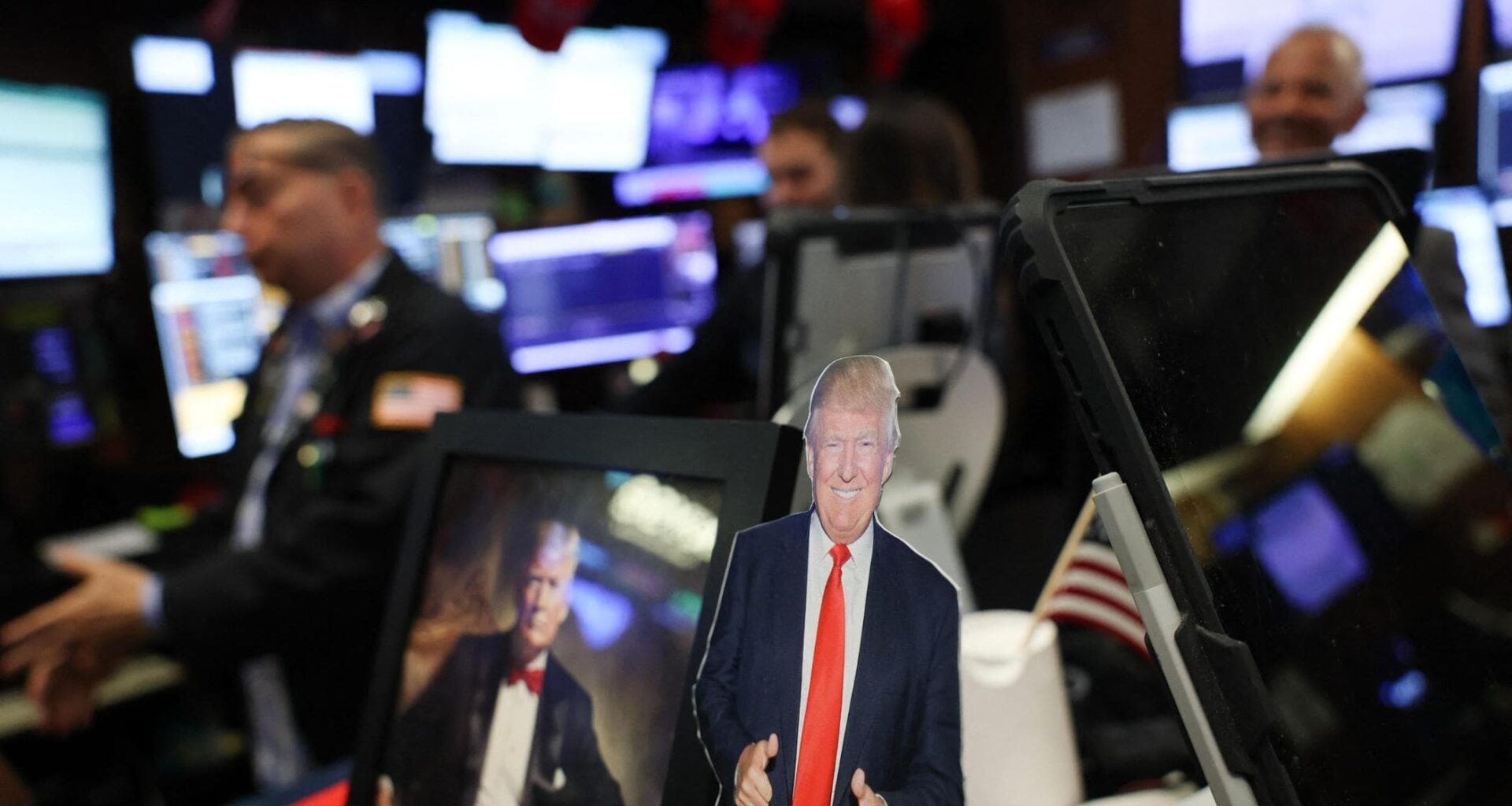 Trump prima dell’incontro con Putin: “Nuovi dazi su chip e acciaio dalla prossima settimana” - la Repubblica