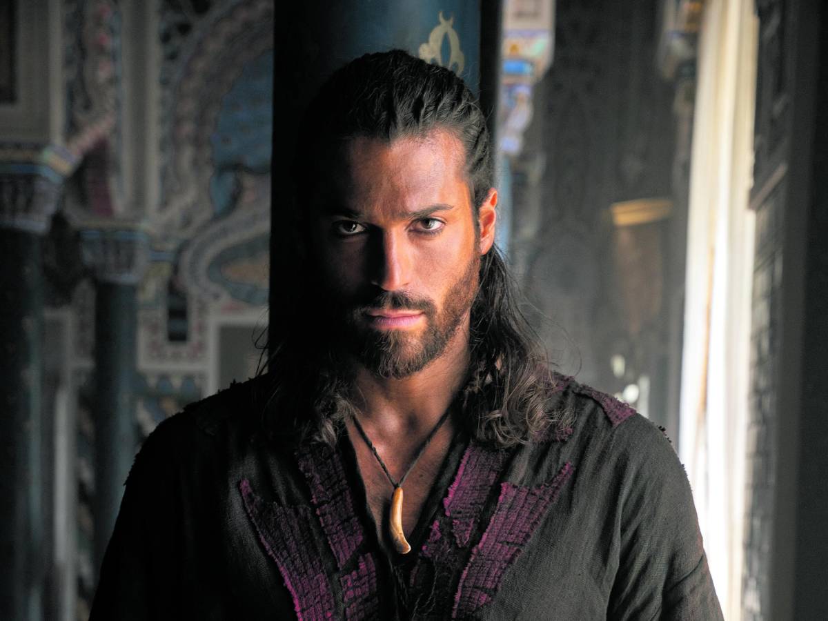 Sandokan sfida i Cesaroni. Ecco le fiction autunnali