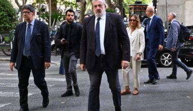 Emiliano rema contro, ma il salva Ilva è legge