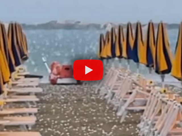Grandinata spaventosa si abbatte sulla spiaggia di Bellaria e Igea Marina; il Video