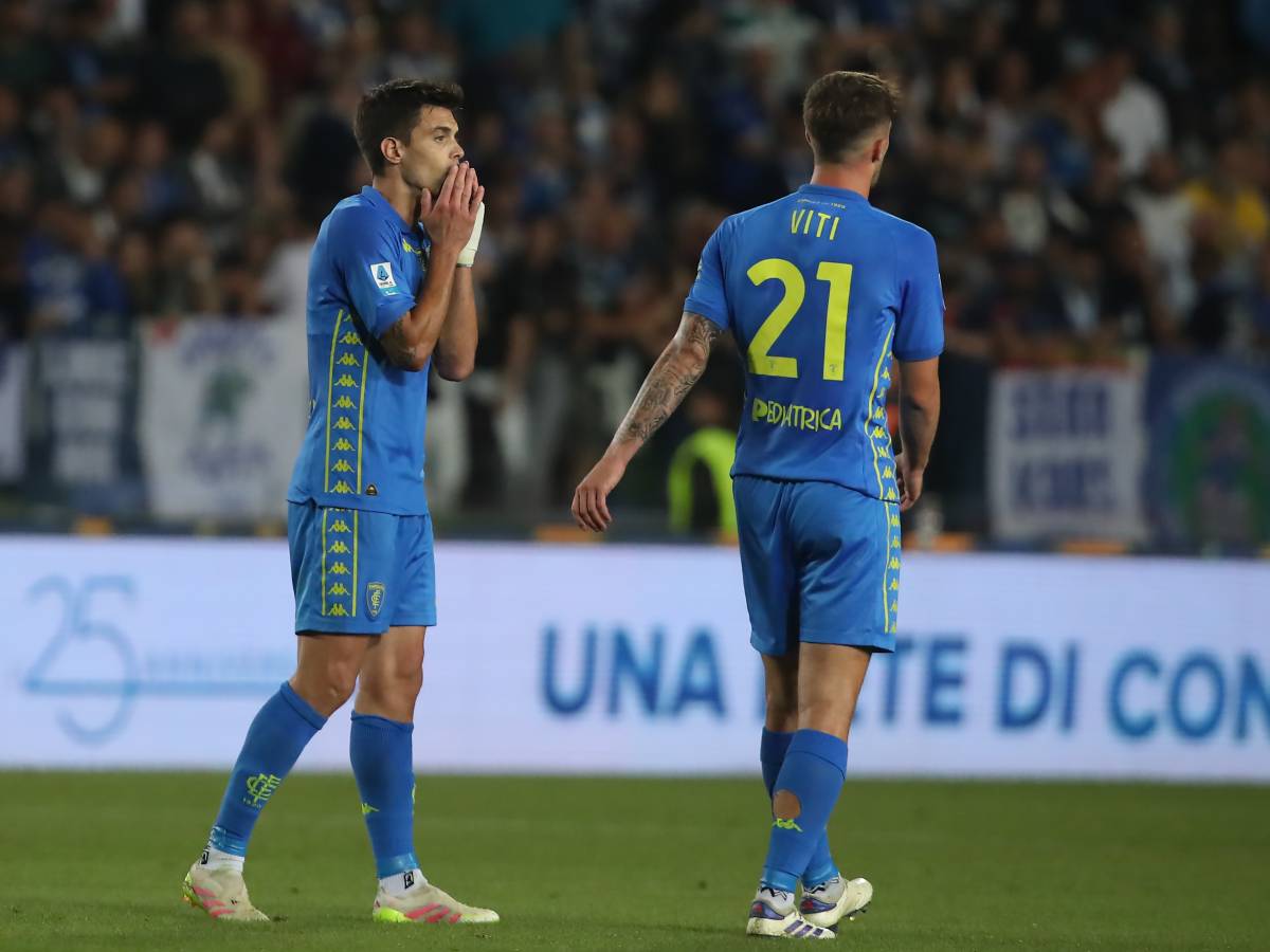 Svolta in Serie A, stipendi dei calciatori ridotti in caso di retrocessione. Come cambia la regola