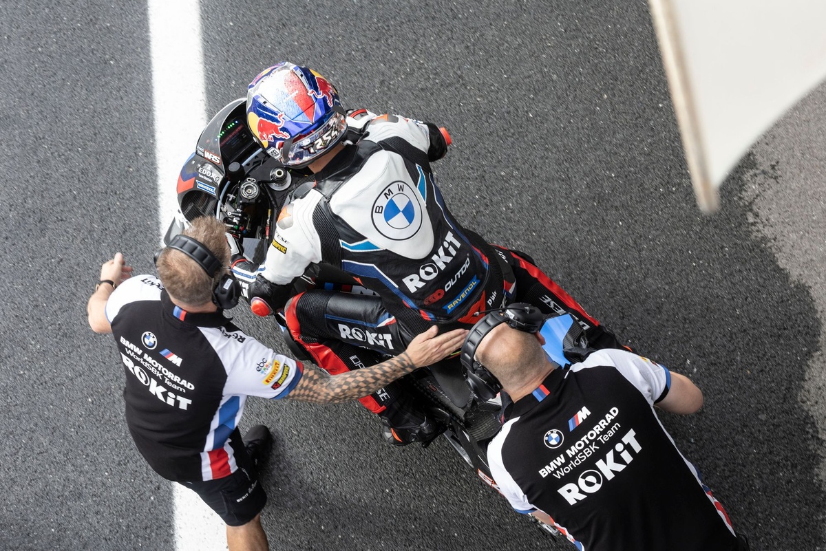 BMW prende tempo prima di escludere un impegno in MotoGP nel 2027