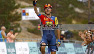 VUELTA BURGOS. CICCONE ESULTA A LAGUNAS DE NEILA. DEL TORO E FORTUNATO DIETRO DI LUI. LA CORSA E' DEL MESSICANO